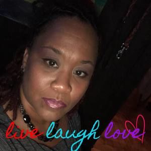 Meet your Posher, Shana